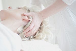 Cancella lo stress con il massaggio cranio sacrale